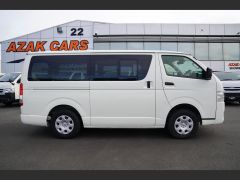 Photo of the vehicle Toyota HiAce