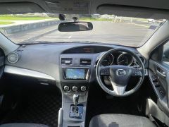 Photo of the vehicle Mazda Axela