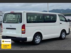 Photo of the vehicle Toyota HiAce