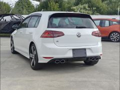 Photo of the vehicle Volkswagen Golf