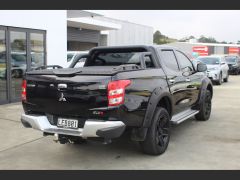 Photo of the vehicle Mitsubishi Triton