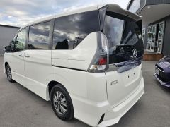 Photo of the vehicle Nissan Serena