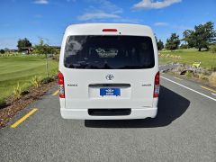 Photo of the vehicle Toyota HiAce