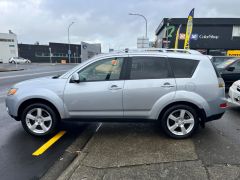 Photo of the vehicle Mitsubishi Outlander