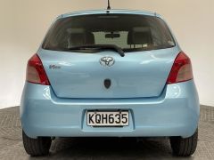 Photo of the vehicle Toyota Vitz