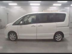 Photo of the vehicle Nissan Serena