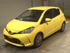 Photo of the vehicle Toyota Vitz