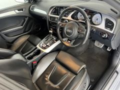 Photo of the vehicle Audi S4