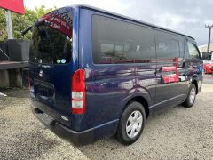 Photo of the vehicle Toyota HiAce