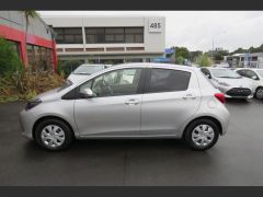 Photo of the vehicle Toyota Vitz