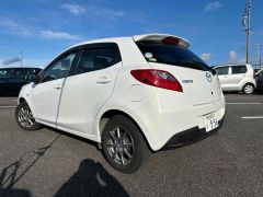 Photo of the vehicle Mazda Demio