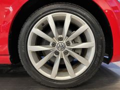 Photo of the vehicle Volkswagen Golf