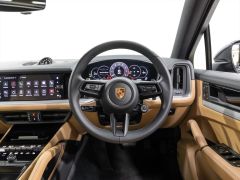 Photo of the vehicle Porsche Cayenne