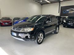 Photo of the vehicle Mitsubishi Outlander