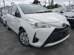 Photo of the vehicle Toyota Vitz