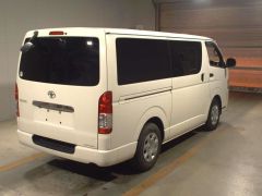 Photo of the vehicle Toyota HiAce