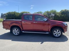 Photo of the vehicle Isuzu D-Max