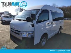 Photo of the vehicle Toyota HiAce