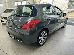 Photo of the vehicle Peugeot 308