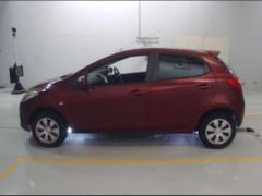 Photo of the vehicle Mazda Demio