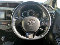 Photo of the vehicle Toyota Vitz