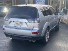 Photo of the vehicle Mitsubishi Outlander