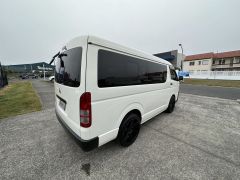 Photo of the vehicle Toyota HiAce