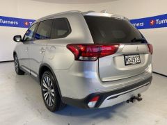 Photo of the vehicle Mitsubishi Outlander