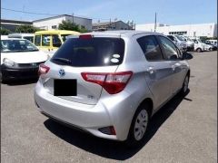 Photo of the vehicle Toyota Vitz