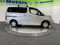 Photo of the vehicle Nissan NV200