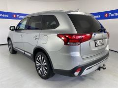 Photo of the vehicle Mitsubishi Outlander