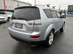 Photo of the vehicle Mitsubishi Outlander