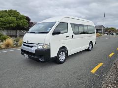 Photo of the vehicle Toyota HiAce