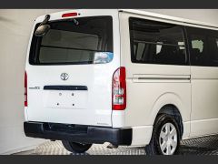 Photo of the vehicle Toyota HiAce