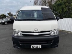 Photo of the vehicle Toyota HiAce