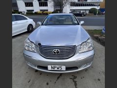 Photo of the vehicle Toyota Crown