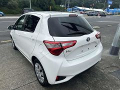 Photo of the vehicle Toyota Vitz