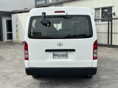 Photo of the vehicle Toyota HiAce