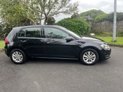 Photo of the vehicle Volkswagen Golf