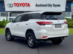 Photo of the vehicle Toyota Fortuner