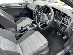 Photo of the vehicle Volkswagen Golf