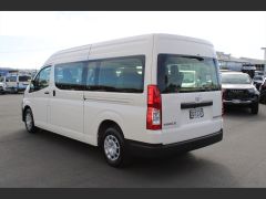 Photo of the vehicle Toyota HiAce