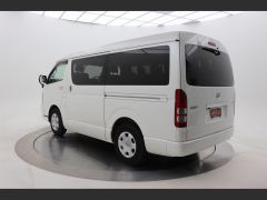 Photo of the vehicle Toyota HiAce