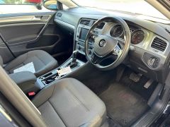 Photo of the vehicle Volkswagen Golf