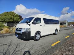 Photo of the vehicle Toyota HiAce