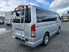 Photo of the vehicle Toyota HiAce