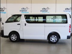 Photo of the vehicle Toyota HiAce