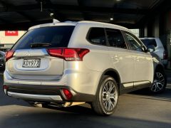 Photo of the vehicle Mitsubishi Outlander