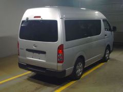 Photo of the vehicle Toyota HiAce