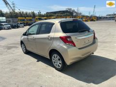 Photo of the vehicle Toyota Vitz